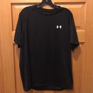 Black Under Armour shirt